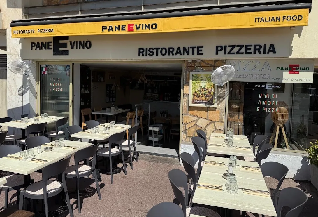 Habillage de façade du restaurant Pane e Vino